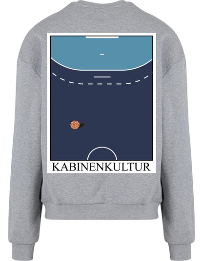 Graues Sweatshirt mit Handballspielfeld-Design von 7M Couture, Streetwear-Stil.